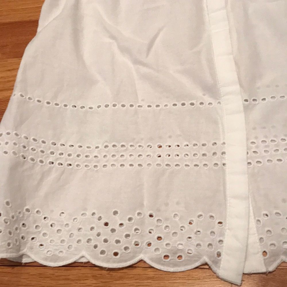 Old navy sleeveless eyelet - Picture 3 of 3